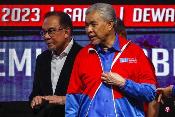 ����ǿ������ִ��ͣ�͸�������