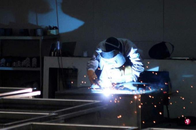 �й�1��7�¹��Ϲ�ҵ��ҵ����ͬ���½�15.5% 