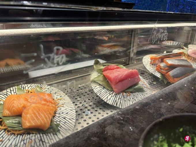 以替代食材应对日本海产进口禁令 大连日料餐馆生意仍下滑