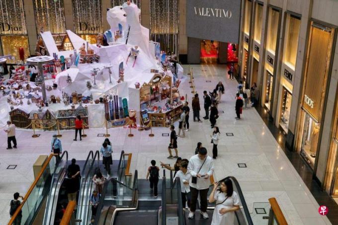 港人北上消费成风 香港零售餐饮冷清清