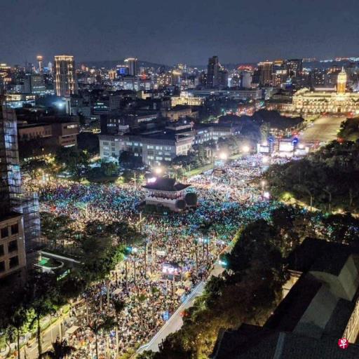 台湾大选选前之夜 蓝绿白造势大拼场