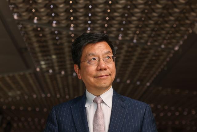 李开复2018年曾发表著作,提出中国最终会在AI竞赛中击败美国。(互联网)