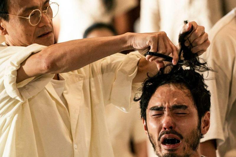 《周处除三害》由香港导演黄精甫执导,3月1日起在中国大陆上映。图为《周处除三害》的其中一处情节。(《周处除三害》官方脸书)
