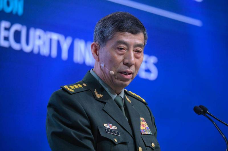 李尚福曾在2016年至2017年短期任职战略支援部队副司令兼参谋长,之后接掌中央军委装备发展部部长。(档案照片)