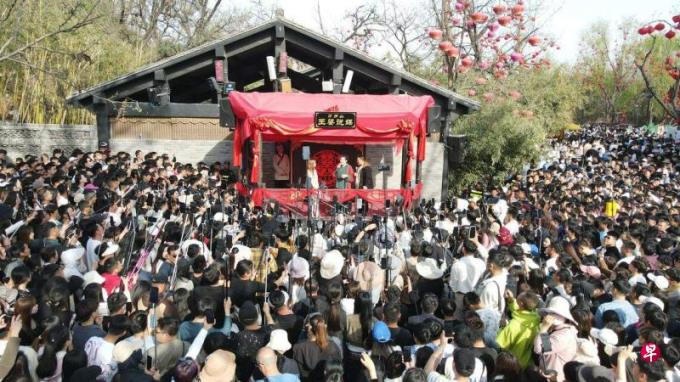 下午察:“王婆说媒” 年轻人的大型交友场?