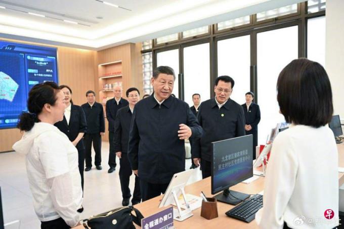 习近平在重庆考察调研 了解基层减负情况