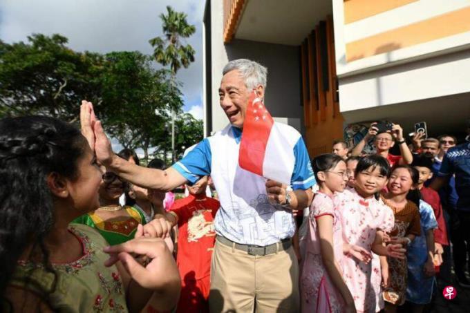 张森林:李显龙为民生国策巩固国本