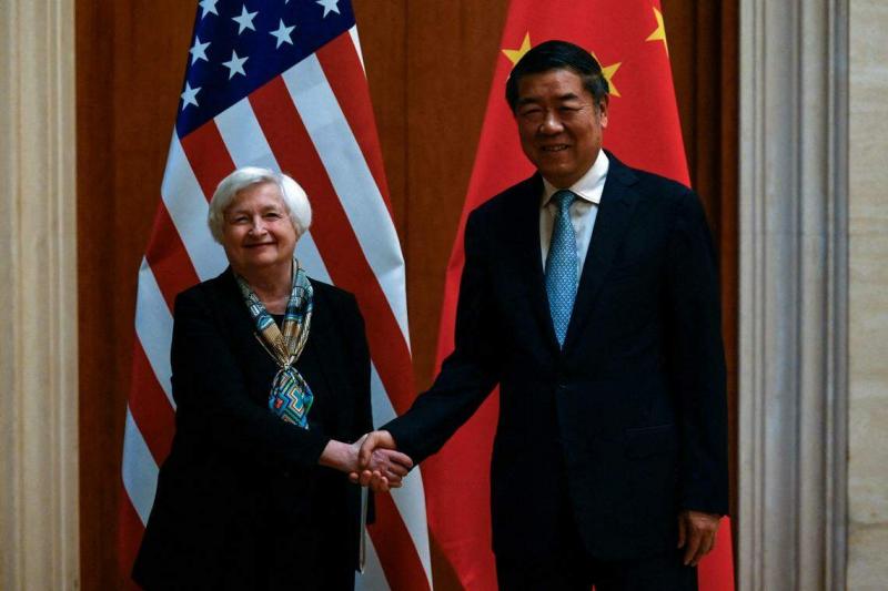 去年7月8日,耶伦在北京钓鱼台国宾馆与中国副总理何立峰会面。两人上个月再度会谈。(路透社)