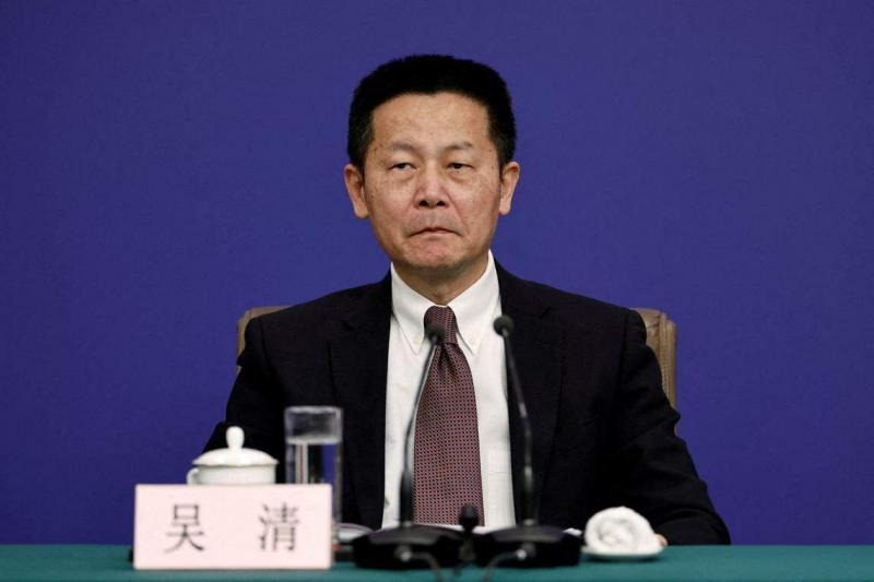 中国证监会主席吴清星期三(5月15日)在全国投资者保护宣传日的演讲中表示,要把“僵尸企业”、害群之马坚决清出市场。图为今年3月6日,他参加两会新闻发布会。(路透社)