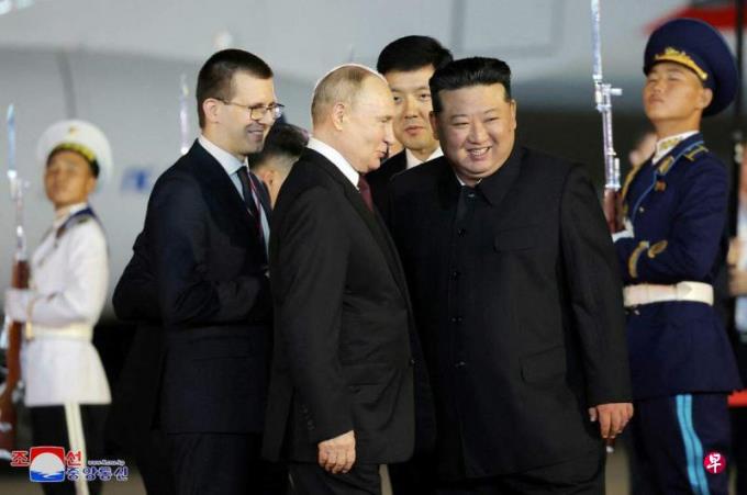 普京飞抵平壤 金正恩亲自到机场迎接