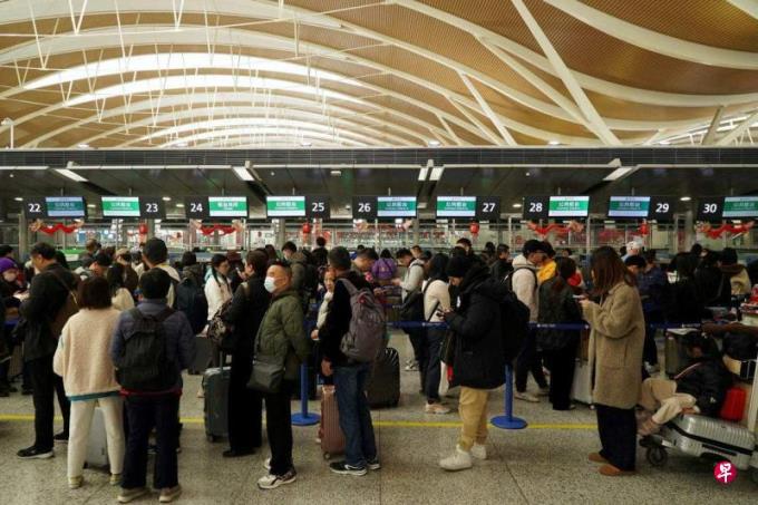 外国人上半年入境中国倍增 免签入境占逾一半