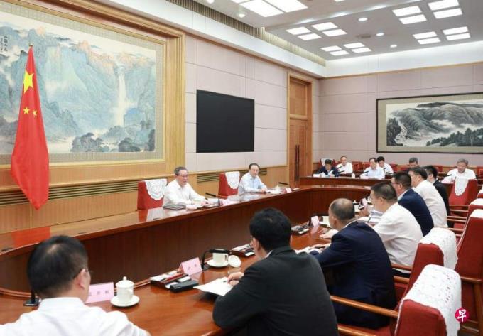 中共三中全会前召开座谈 李强:经济运行中困难问题需下大力气解决