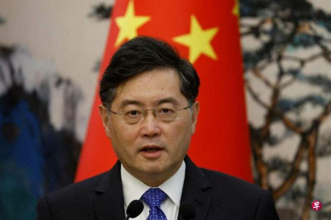 中国官方首次披露秦刚因个人原因辞去人大代表职务