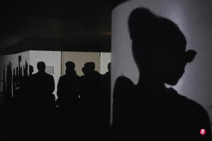 ����ѡ���Ա�ͶƱ���򡰺蹵���Ӿ�