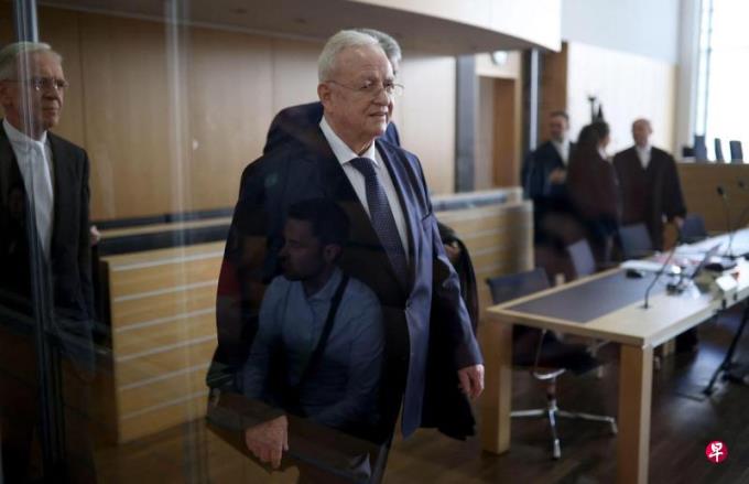 2015�ꡰ�����š��¼� ��ʿΰ��ǰ��ϯִ�й��ĵ¶�����