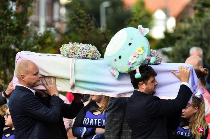 ���S��Ӣ����Ⱥɧ�Ҹ����ǵ���ʾ