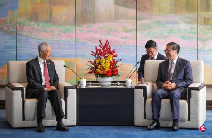 李显龙资政首会陈吉宁:国际环境纷扰 期待新沪有更多合作