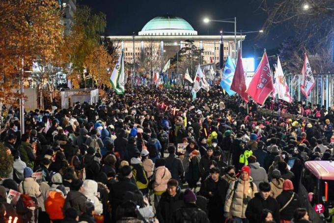 执政党党首改变立场 尹锡悦被弹劾可能性加大