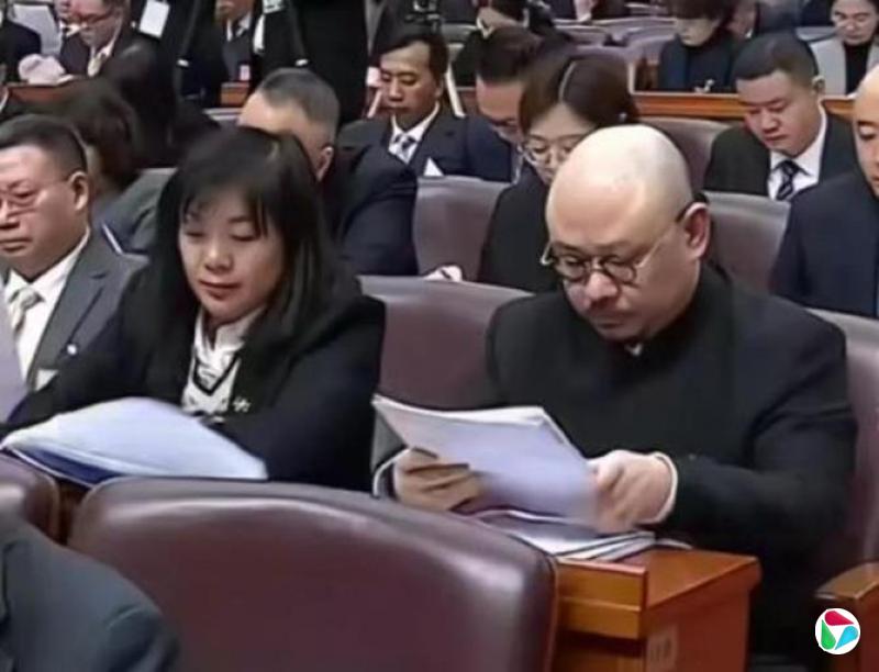 刀郎以成都市人大代表身份亮相