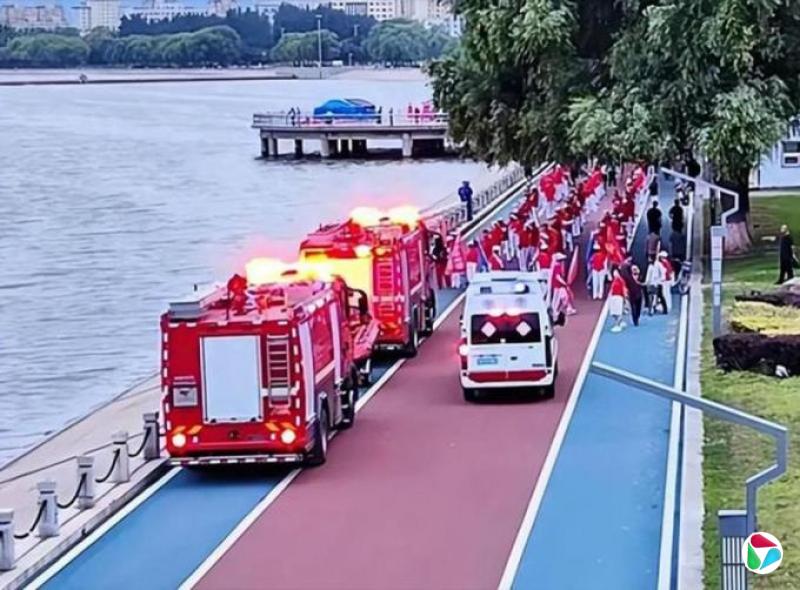 下午察:老年“暴走团”与城市如何共处?