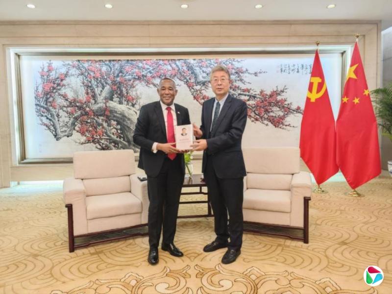 中联部副部长马辉会见拉美和加勒比国家驻华使团团长