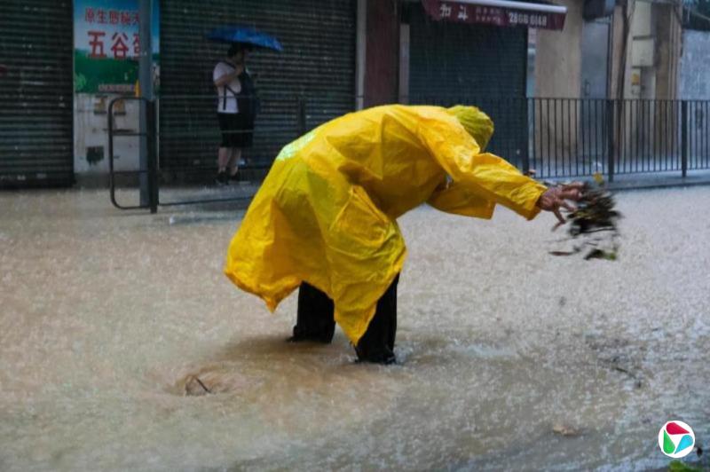 香港再发出黑雨警告 广东广西或有大暴雨