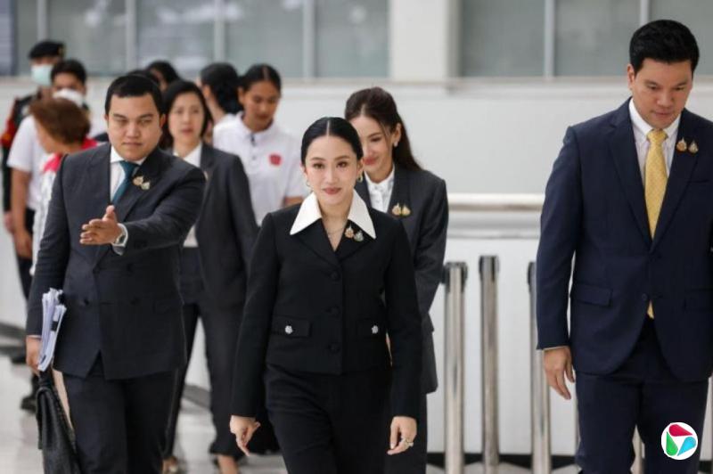 泰国宪法法院下午宣布佩通坦违宪案裁决