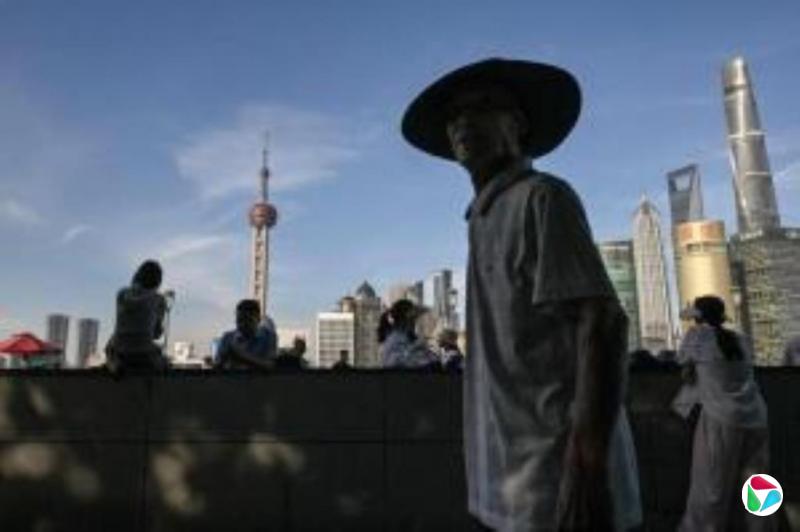 中国A股三大指数收跌 沪指跌逾1%