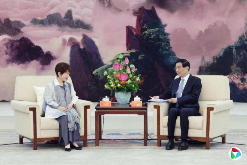 王沪宁九三阅兵后会见洪秀柱 呼吁两岸“珍爱和平”