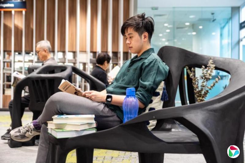 符婉月:用卓别林的口,说爱因斯坦的话