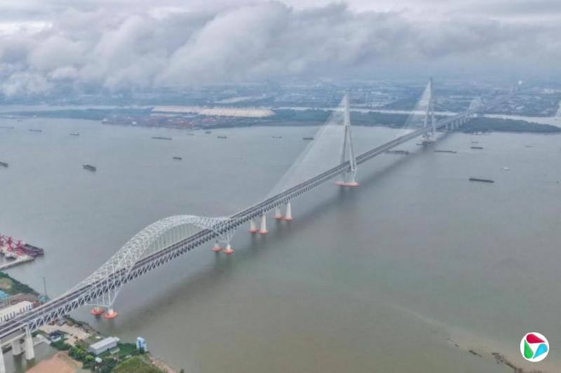 世界最大跨度斜拉桥常泰长江大桥正式通车