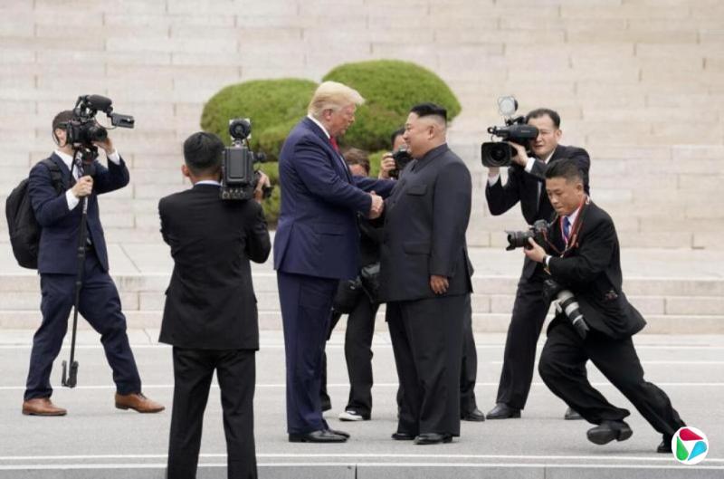 韩高官:APEC峰会期间 特朗普金正恩或恢复首脑外交