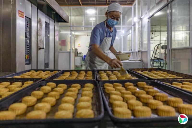 中国国庆中秋长假将至 中纪委要求不得违规收送月饼