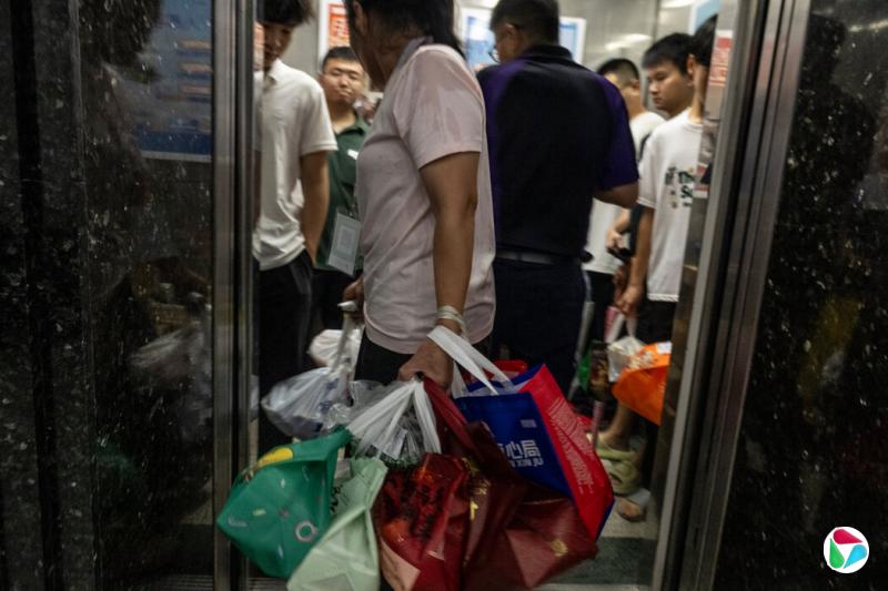 ��������㳡��С�ĵ��ݡ�