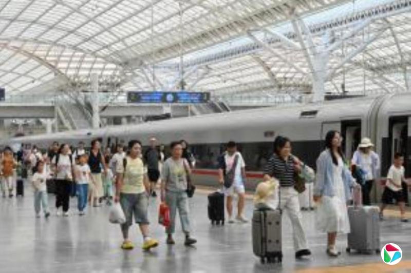 黄金周中国铁路运输累计发送旅客超1亿人次