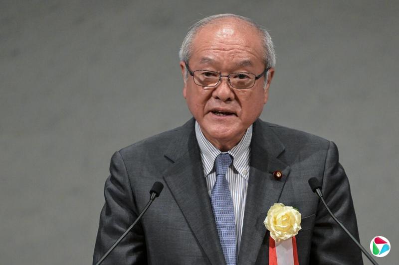 麻生派的日本前财政部长铃木俊一将担任自民党干事长,这一职位对党内事务有着巨大的影响力。(法新社)
