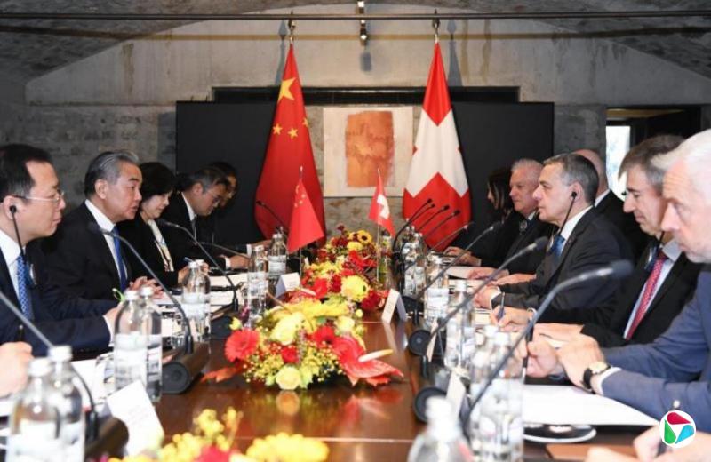 瑞士外长盼明年初达成中瑞升级版自贸协定