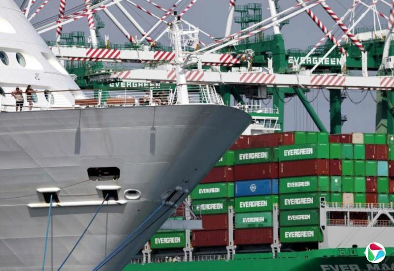 美豪华邮轮因拒缴港务费取消上海行程