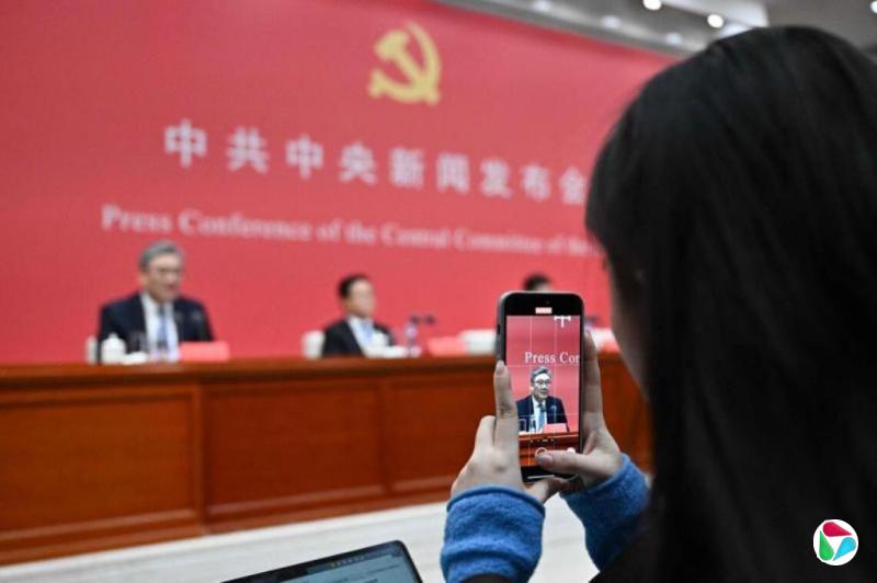 发改委主任郑栅洁:未来10年再造一个中国高技术产业