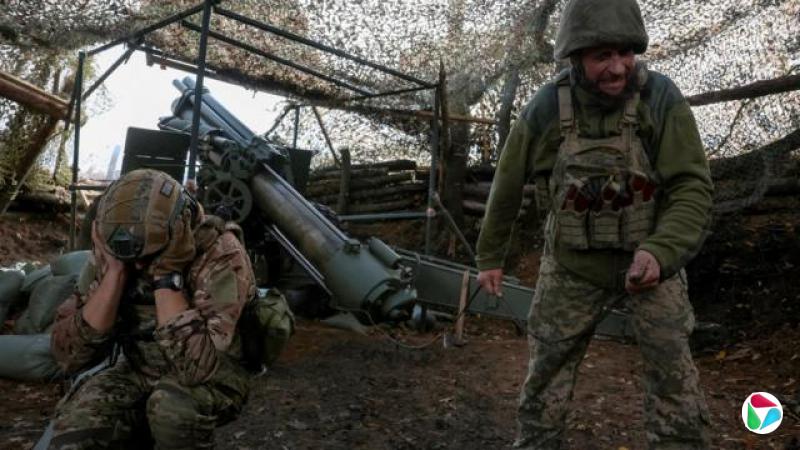 第152独立猎兵旅的砲兵用M114自行榴弹砲向波克罗夫斯克附近的俄军开火。