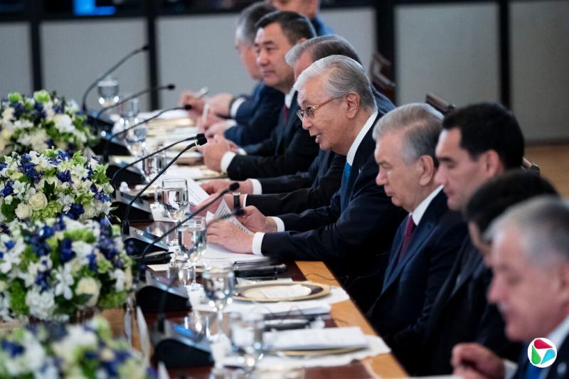 哈萨克斯坦总统托卡耶夫与其他中亚国家领导人周四在白宫。