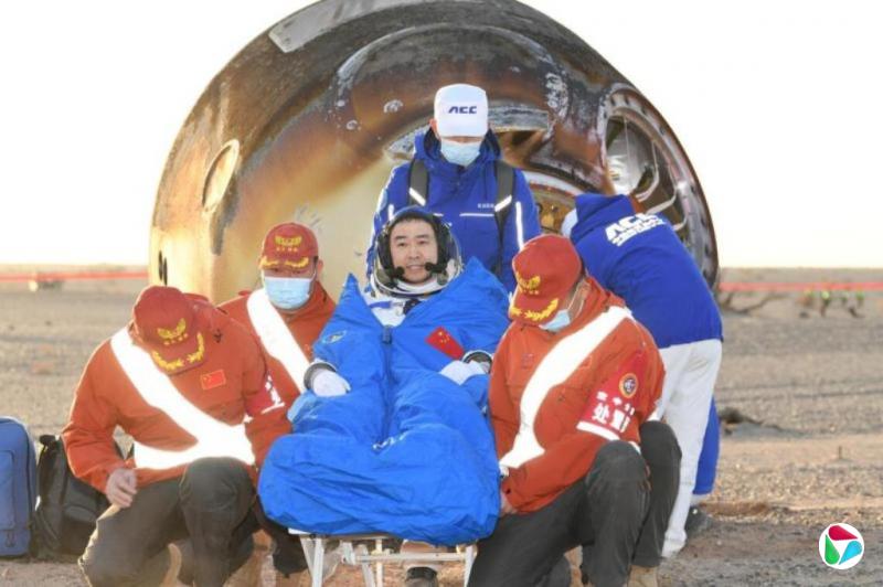 疑遭太空碎片撞击 神舟二十号飞船乘组改搭神舟二十一号返回