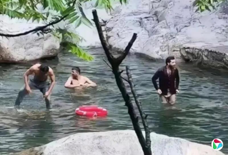 外籍游客脱衣下水洗澡 庐山石门涧景区道歉