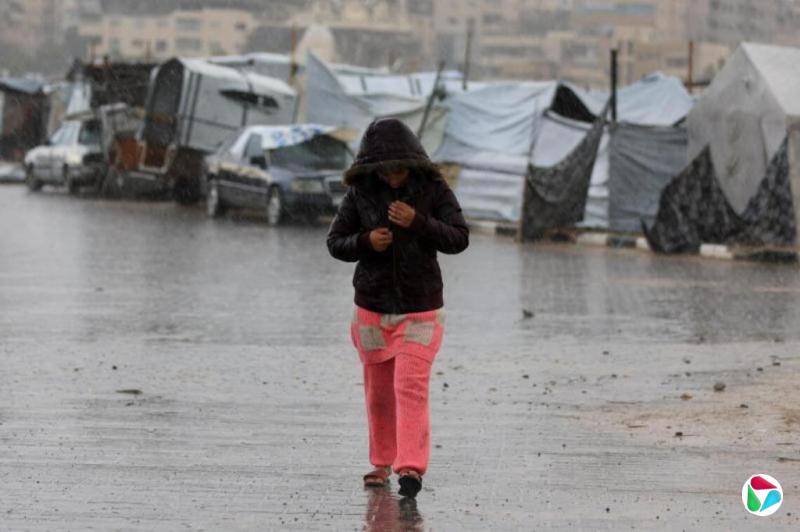 加沙入冬连日降雨 民众缺乏御寒物资