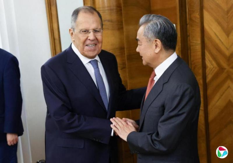 王毅会晤俄外长 强调维护二战胜利成果