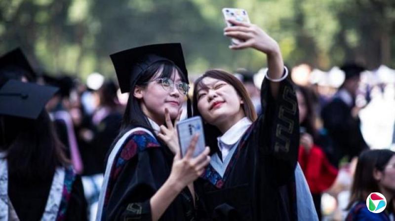 两个中国女生自拍