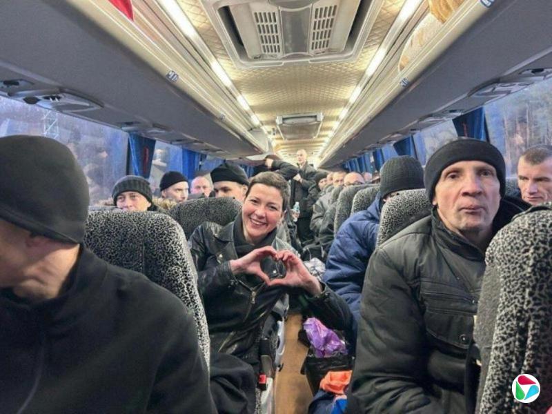 白罗斯释放反对派领袖和诺贝尔和平奖得主