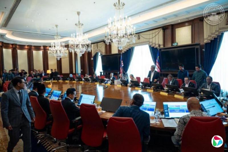 ��Ω�ϣ��ڸ�����ǰ������һ��