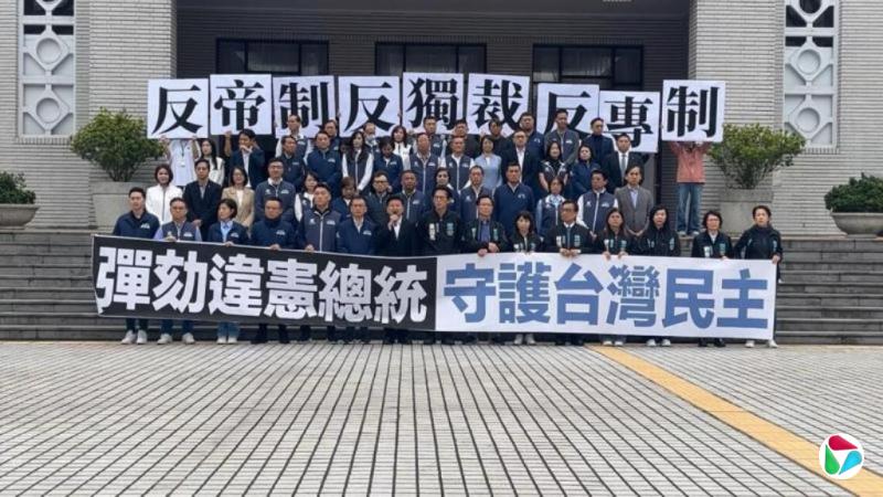 ��̩�£�̨�峯Ұ�񶷻�������һ��