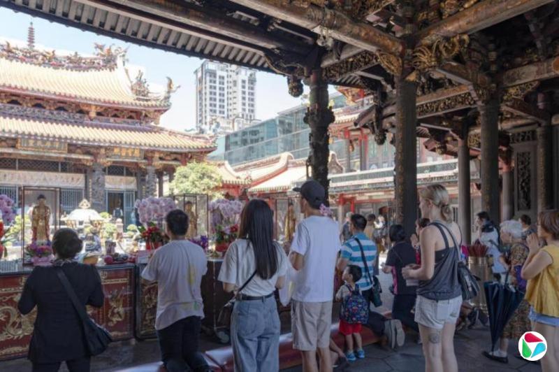 ��ʫ�ѣ�ǧ�ﱼ���羰֮�������